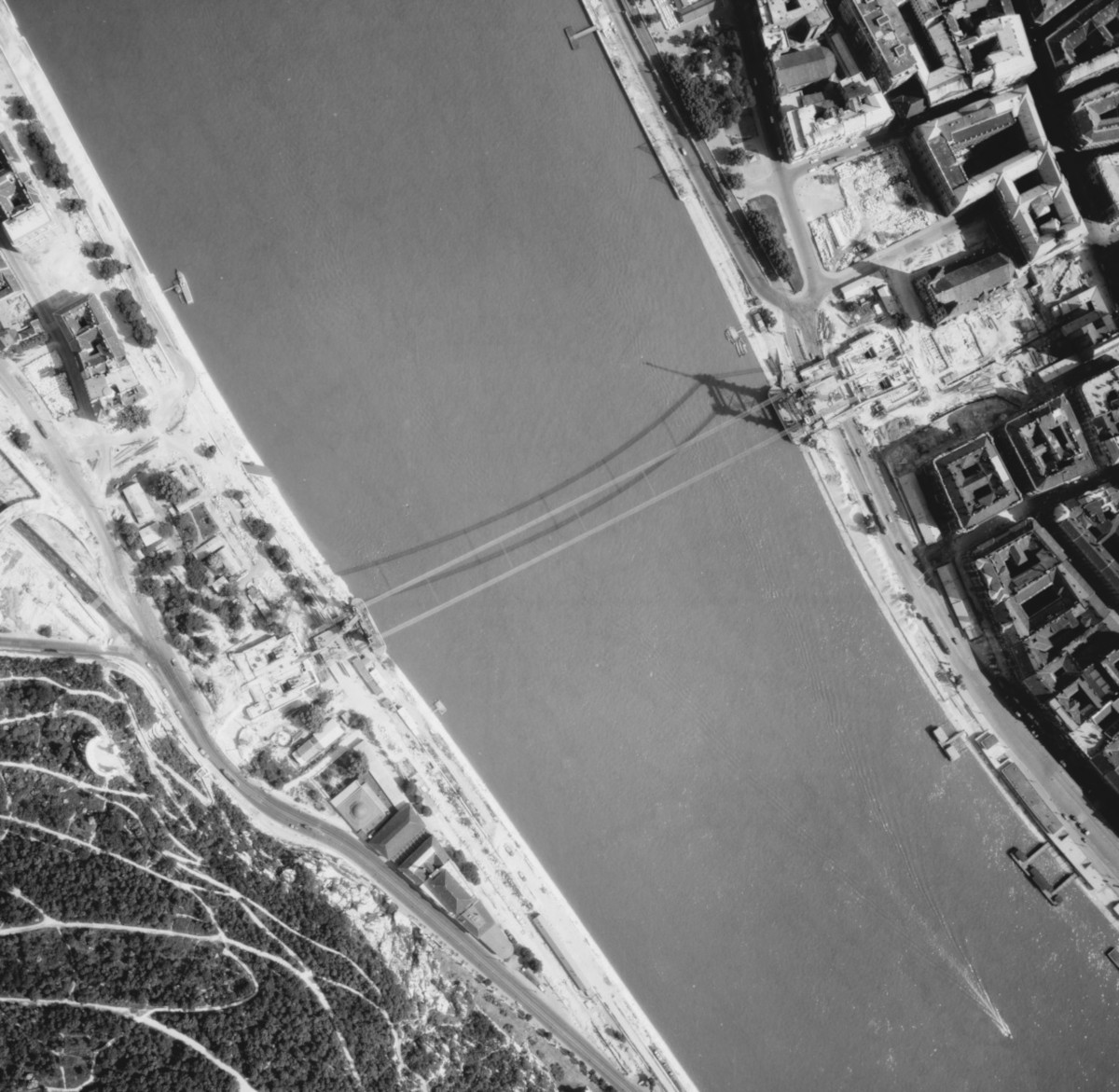 Az Erzsébet híd építése, Digitális Légifelvétel Archívum / fentrol.hu / Lechner Tudásközpont / 1963. június 1.