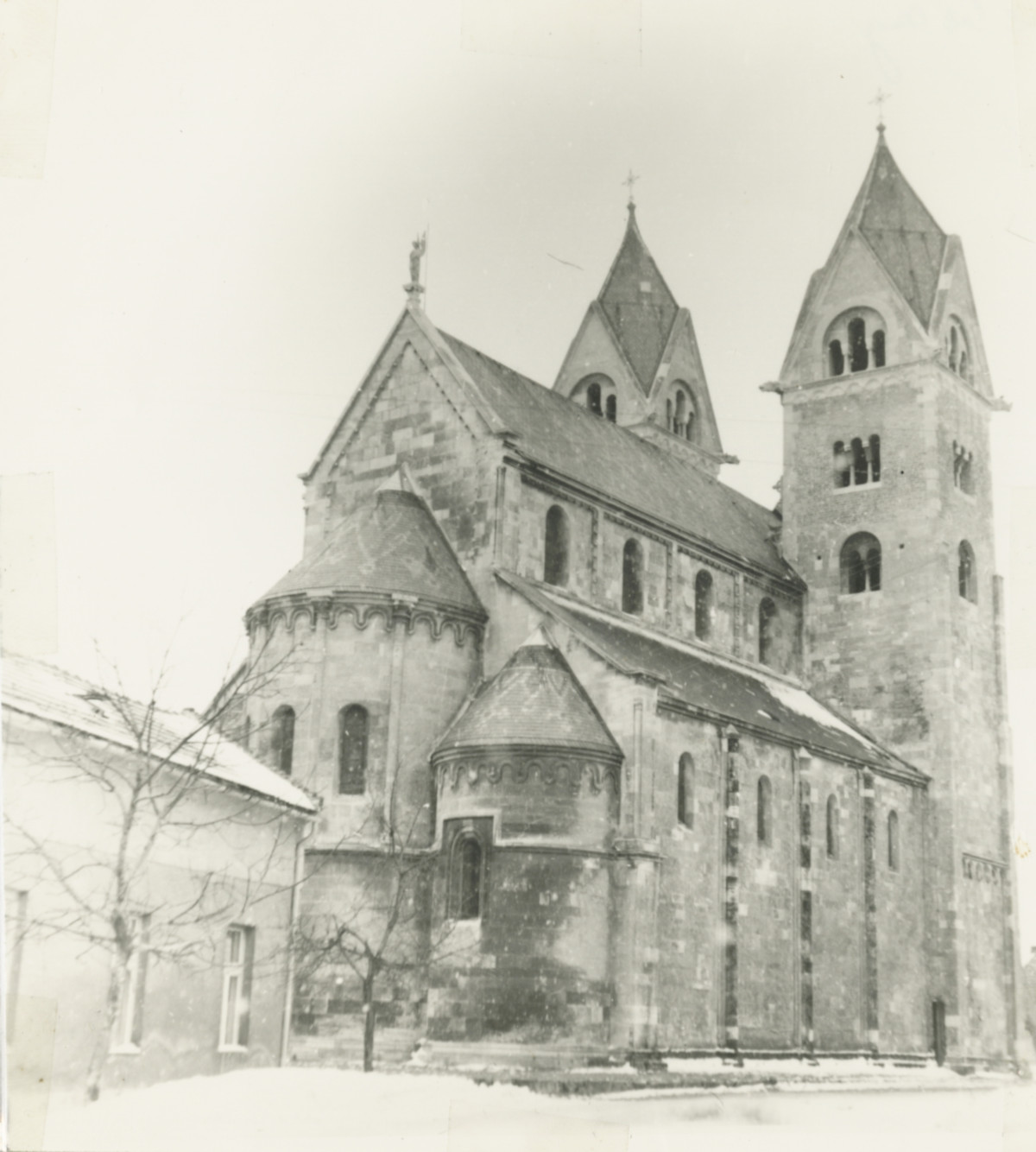 A lébényi Szent Jakab-templom az 1960-as években – Lechner Tudásközpont, Dokumentációs Központ / Fotótár, VÁTI