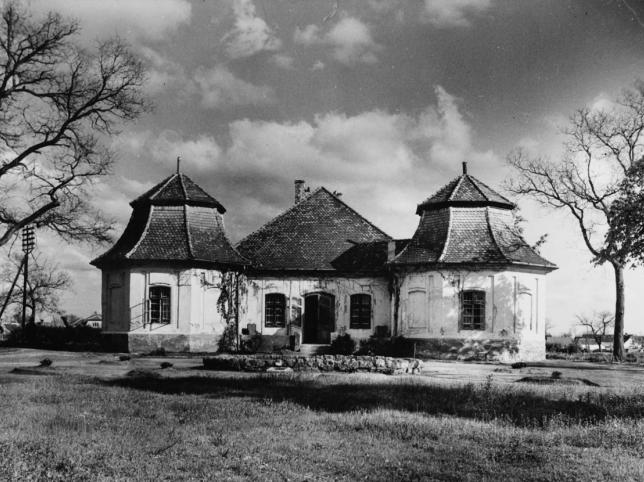 Abonyi kúriák és kastélyok az ’50-es években	