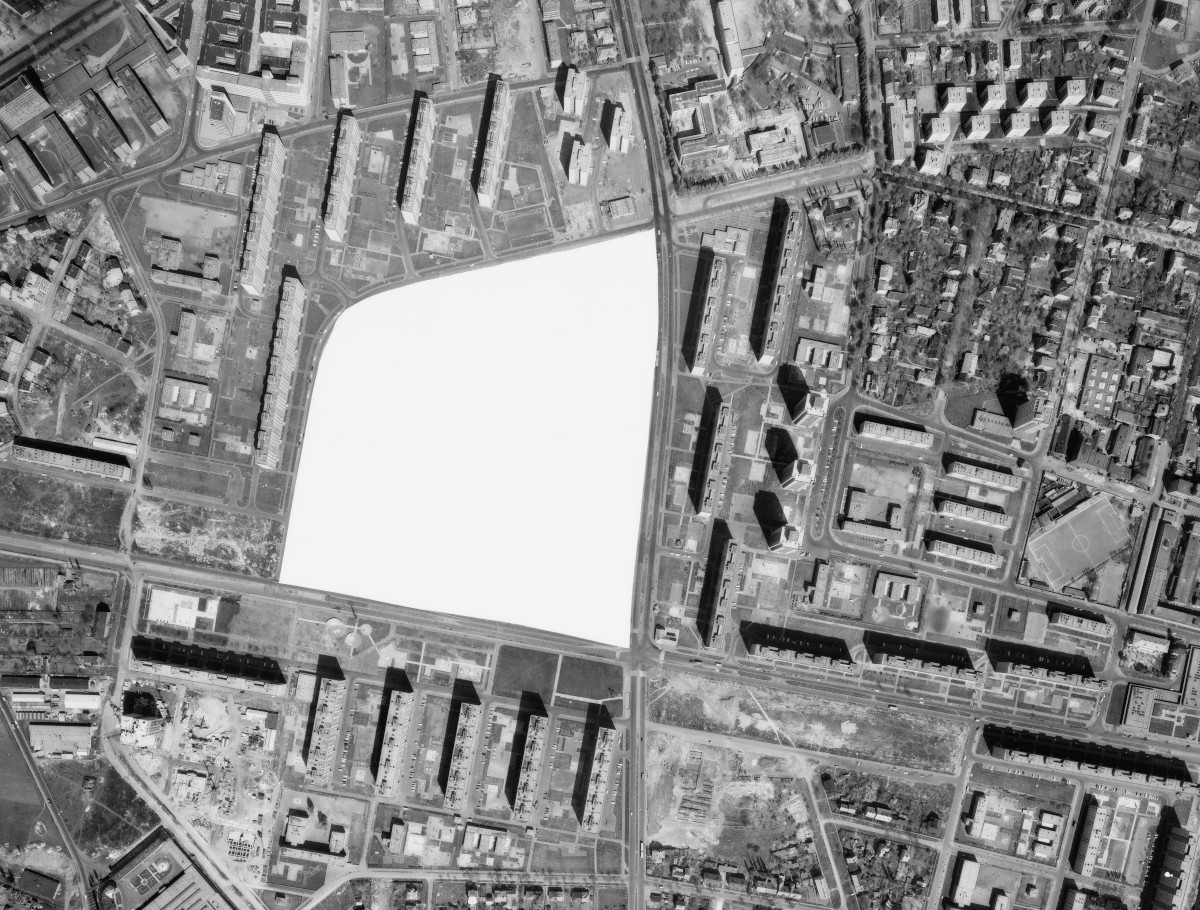 A Kelenföldről 1972-ben készült légifelvételen a Városközpont és a Bikás Park területét kimaszkolták