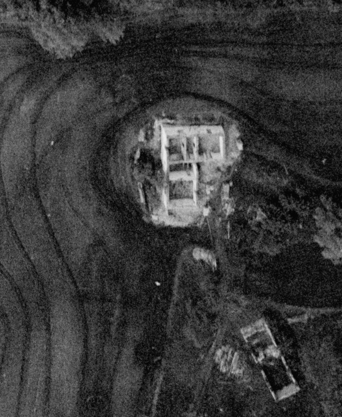 Épülő házak az erdőben Szava és Garé között 1979-ben, már teljesen lebontva