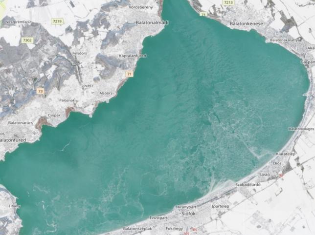 műhold felvétel a befagyott Balatonról