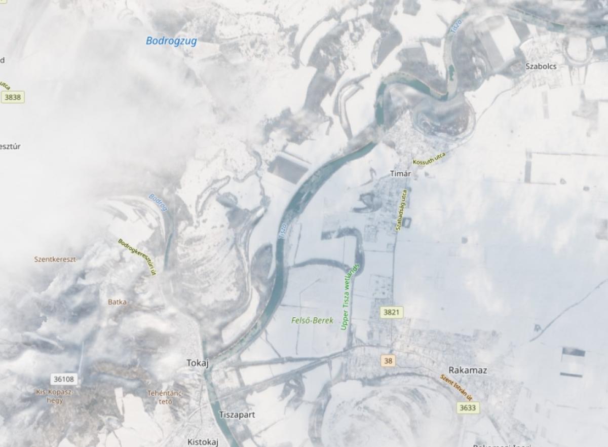 műhold kép a befagyott Tiszáról
