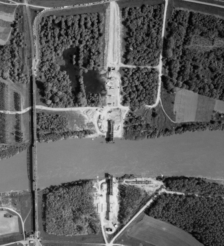 Épül a 47. sz. főút algyői Tisza hídja, 1973.